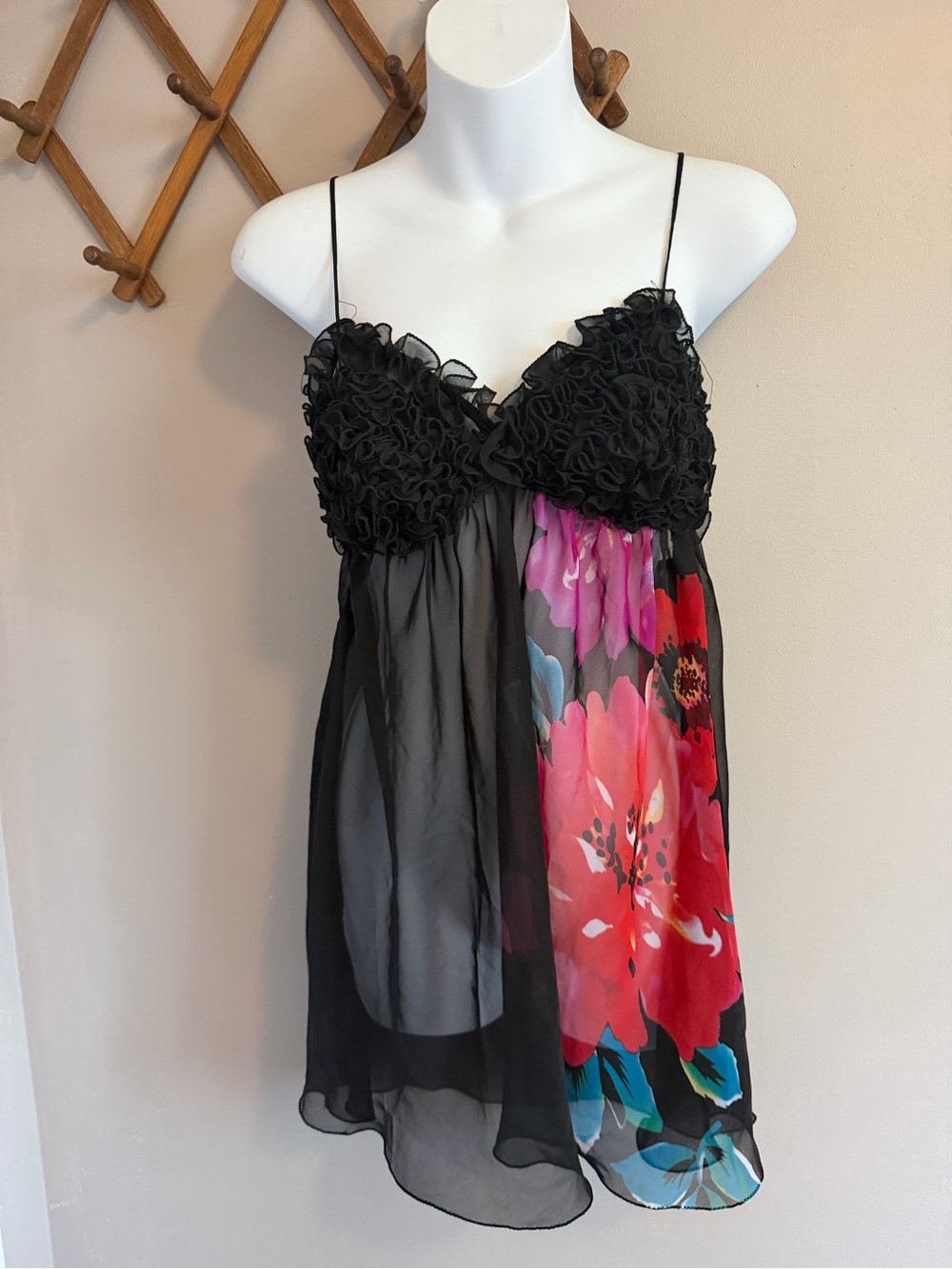 La Senza Black Multi Floral Ruffle Babydoll Slip M
Fairy romantic